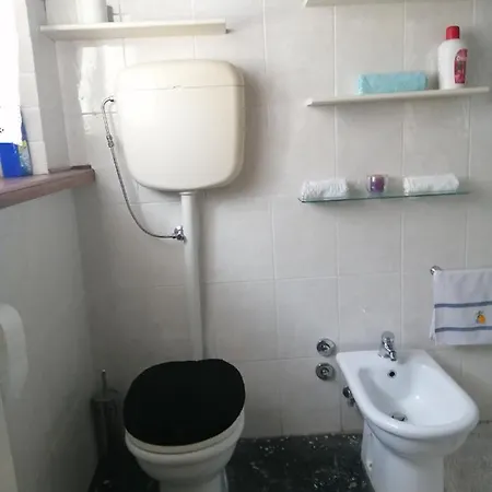 Camera Privata In Una Casa رونتشي دي ليجيوناري